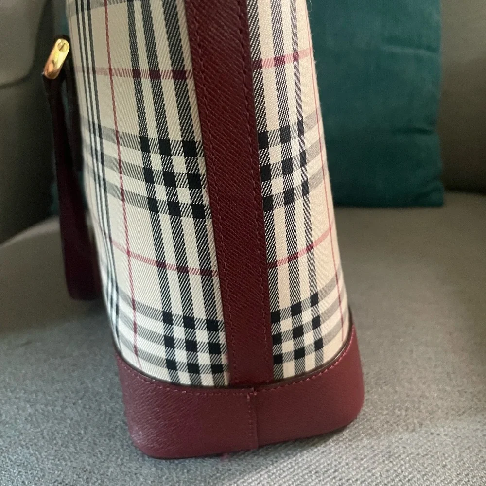 Burberry bag - Picture 5 of 13